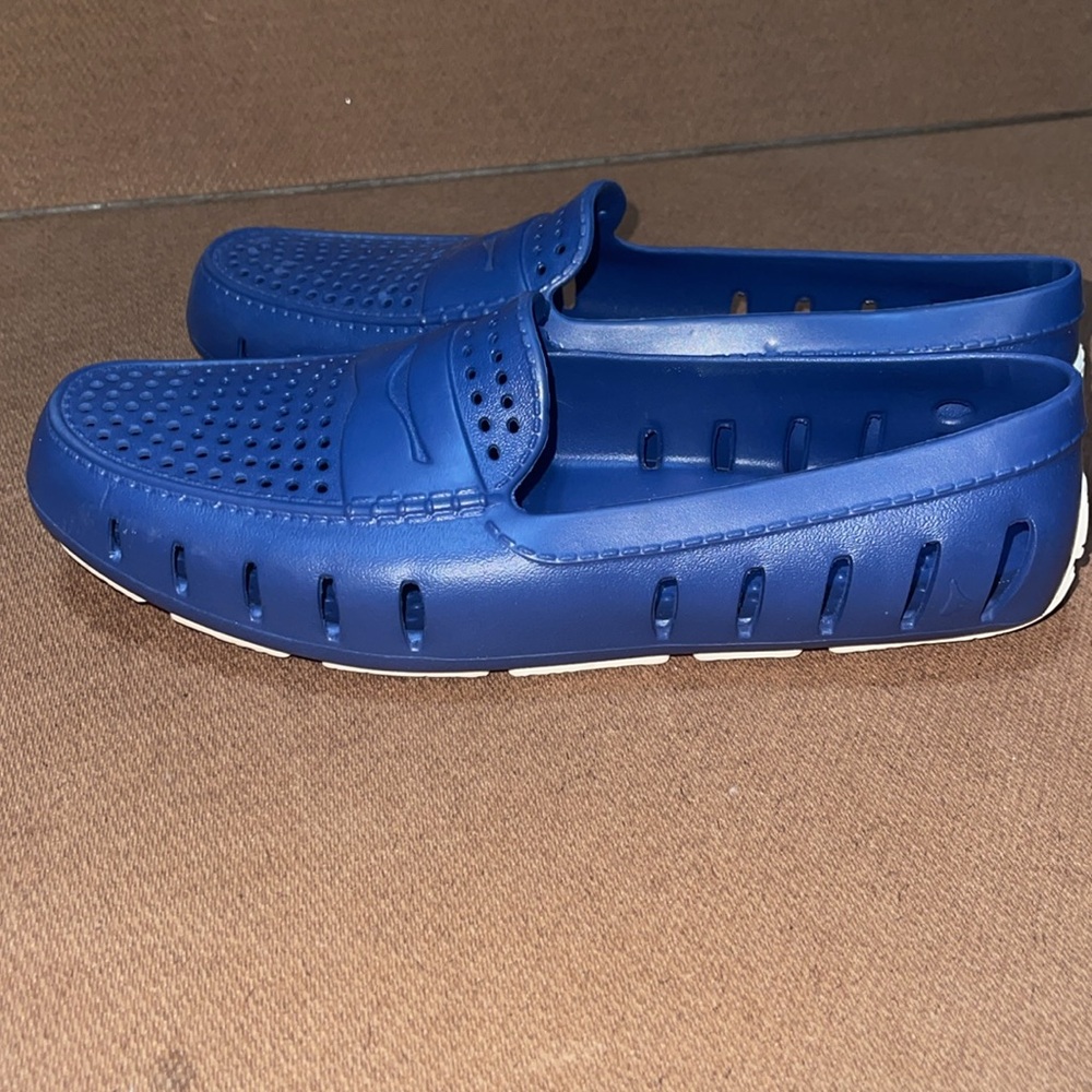 Floaters Navy Blue Size 9 men Boat Shoes Waterproof Slip On Rubber